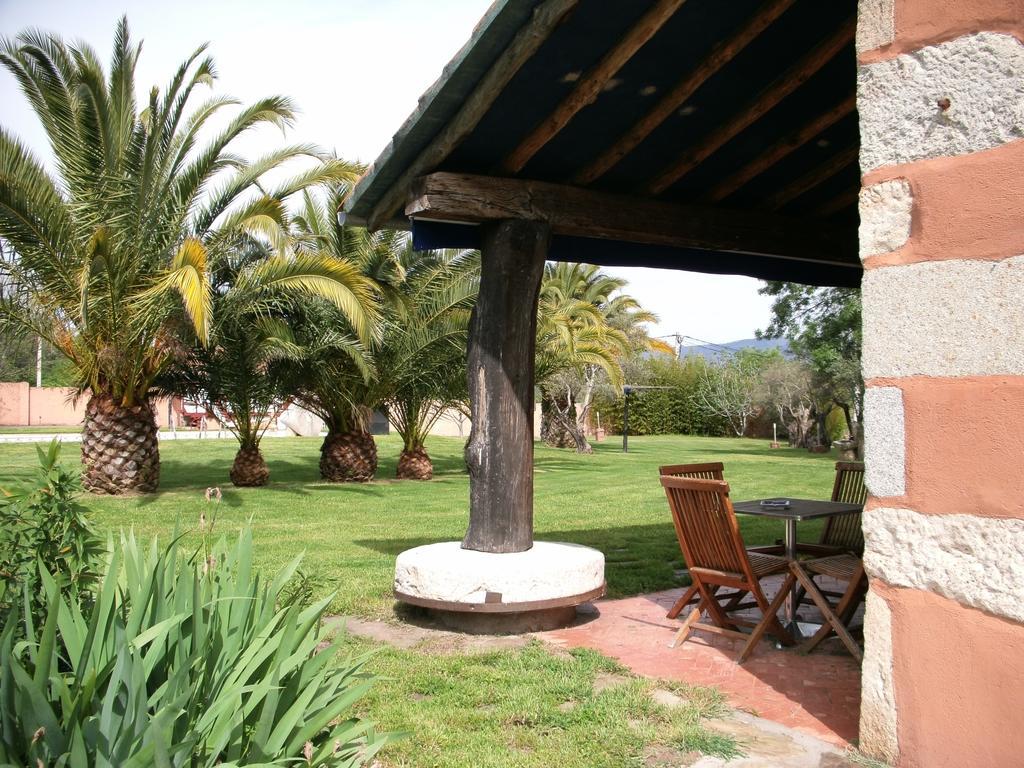 Posada Tresmentiras Aldeanueva del Camino Bagian luar foto