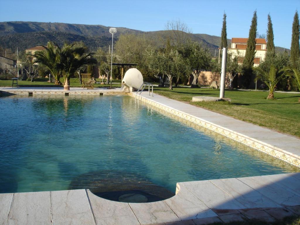 Posada Tresmentiras Aldeanueva del Camino Bagian luar foto
