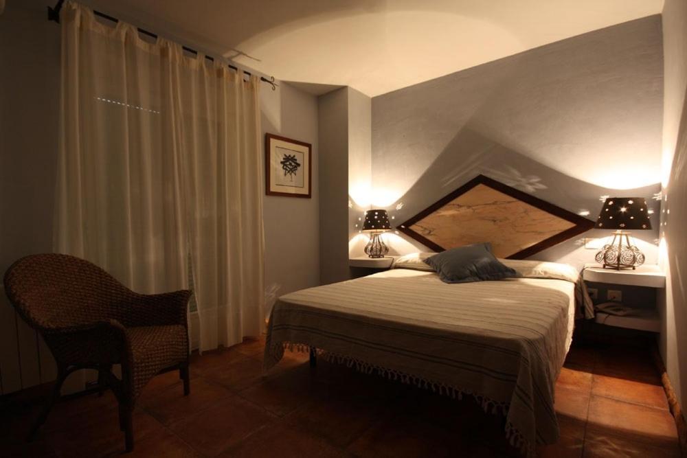 Posada Tresmentiras Aldeanueva del Camino Ruang foto