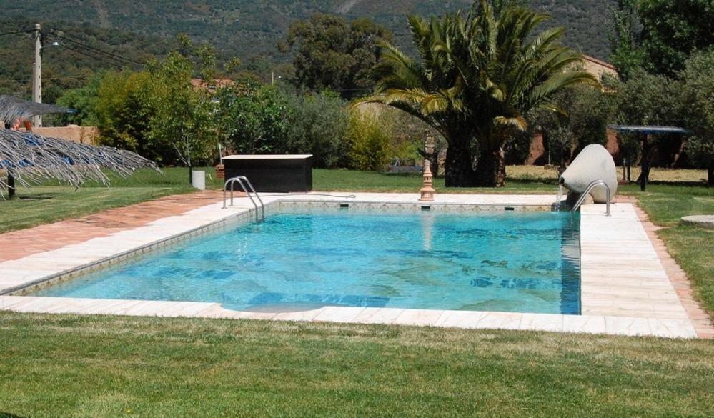 Posada Tresmentiras Aldeanueva del Camino Bagian luar foto