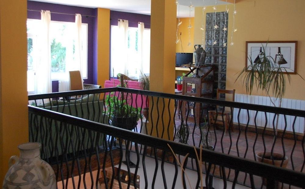Posada Tresmentiras Aldeanueva del Camino Bagian luar foto