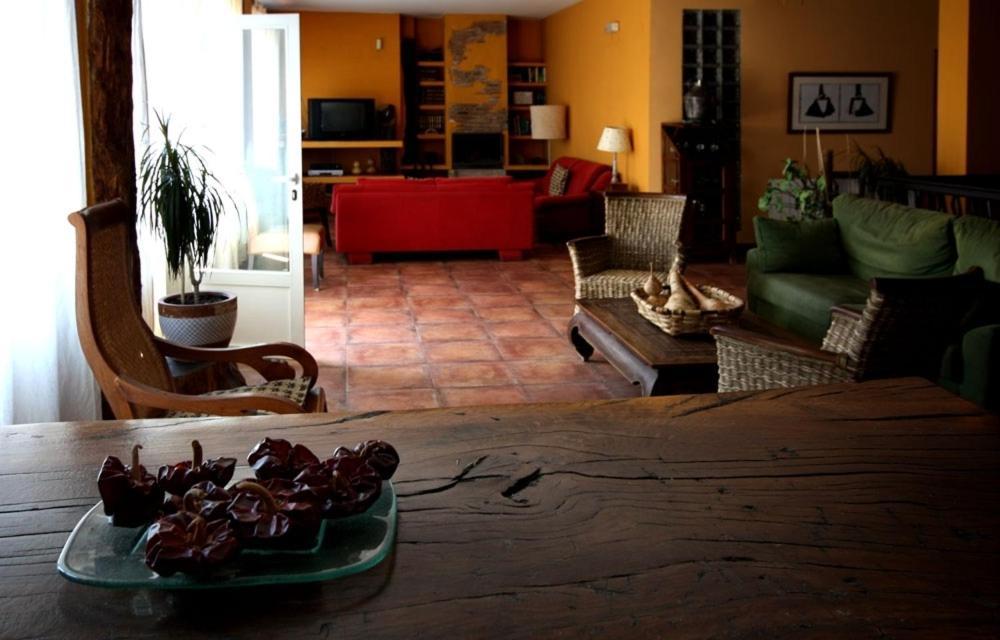 Posada Tresmentiras Aldeanueva del Camino Bagian luar foto